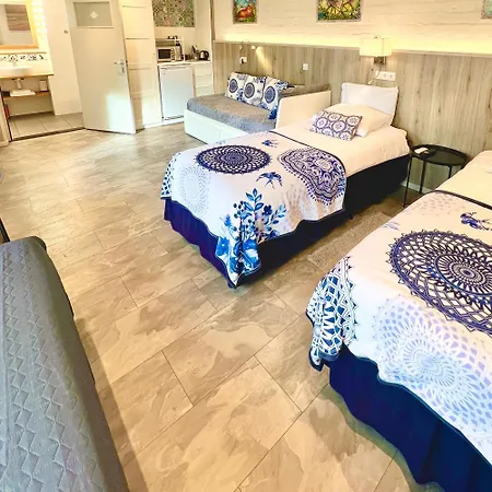 Rooi Bij de Knoptoren B&B-3